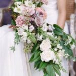Artistic Bouquet Presentation Methods