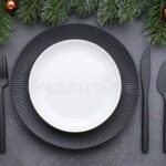 Festive Yet Stylish Dinner Table Setup